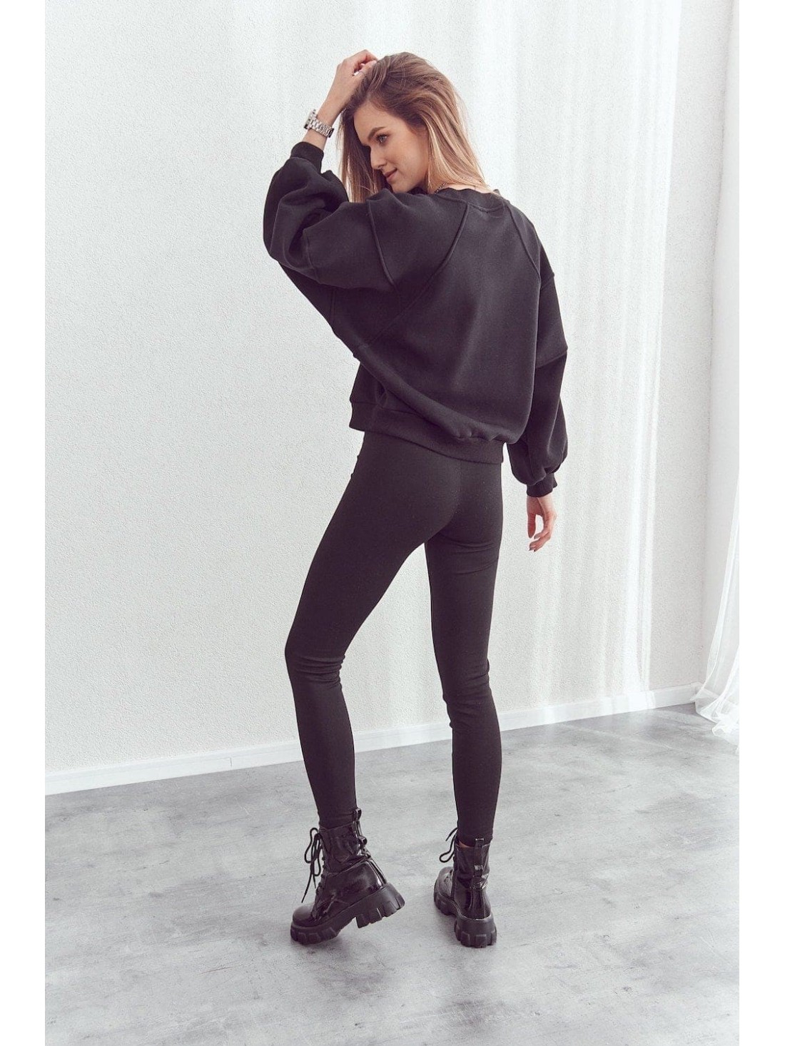 Loose, insulated sweatshirt with leggings, black FI693 - Online store - Boutique